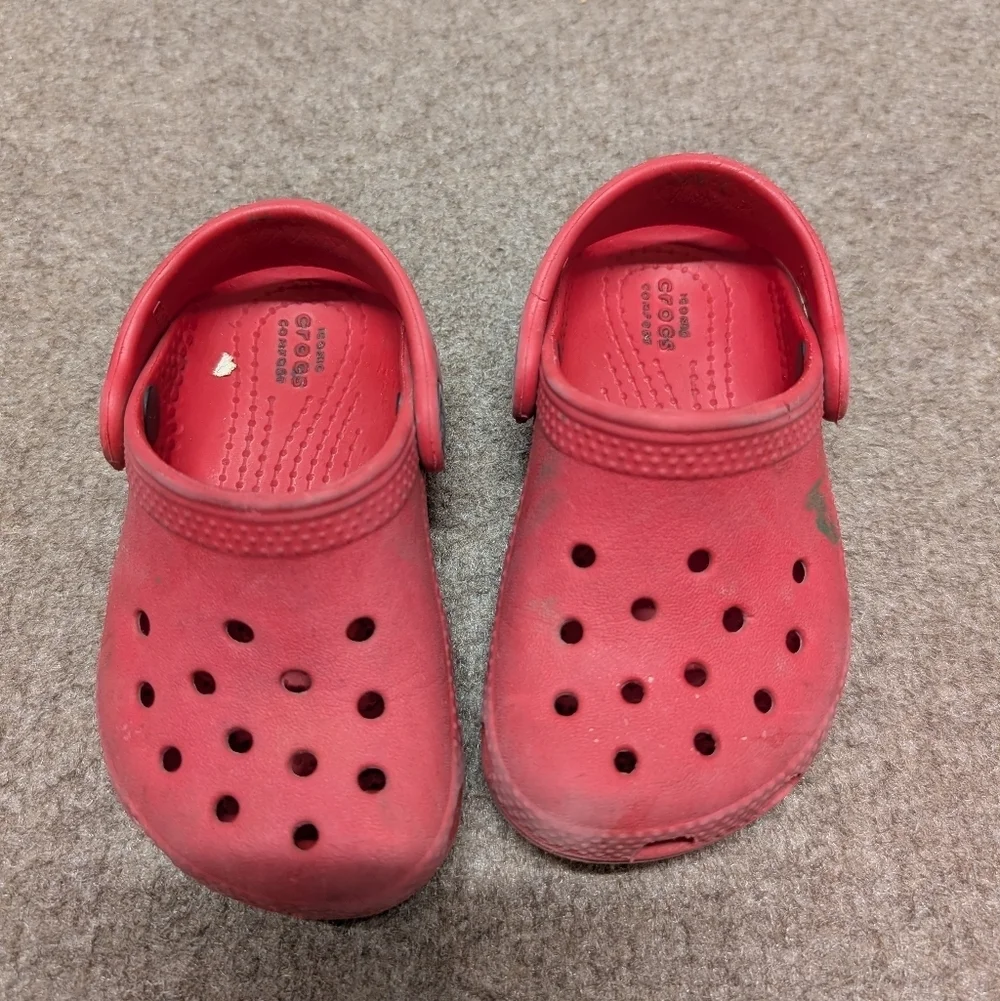 CROCS Child Kids Size 6 Boys Girls Toddler Red Sandals